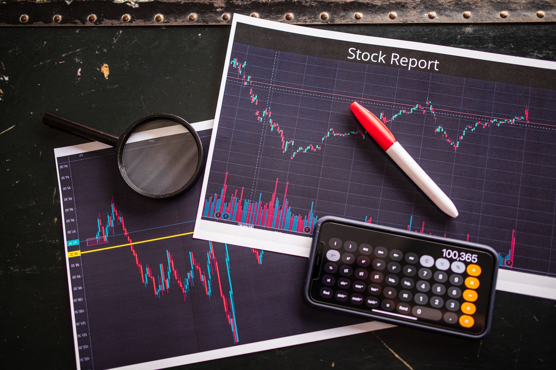 Market Turbulence: Apollo CEO Warns, AMD Soars, and More