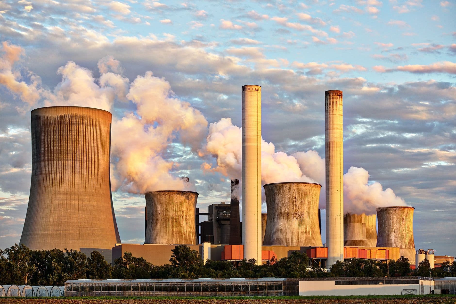 Market Reactions to Iran Nuclear Deal and Global Tech Decline